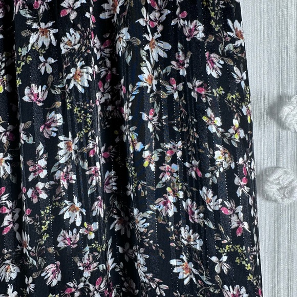 LOFT Women’s Black Floral Midi Skirt Velvet Waistband Size Small - Picture 8 of 10